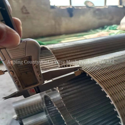 Precision Wedge Wire Kontinuierliche Schlitze Sandkontrollbildschirme Geschweißte Bafflerringe Verbindung